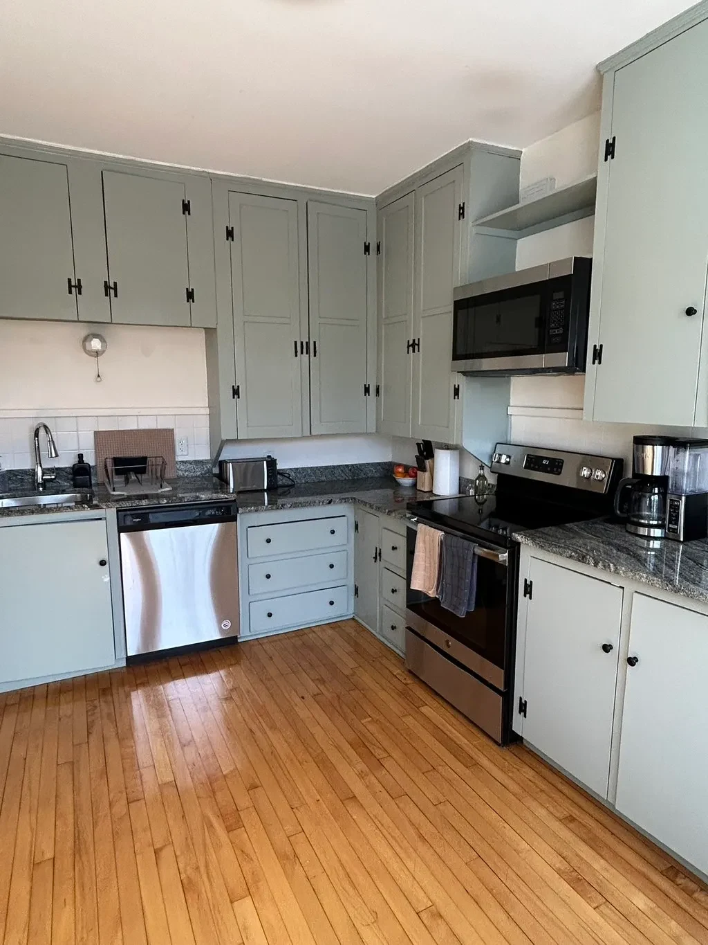 Clean kitchen